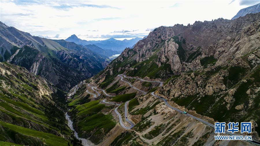 （图文互动）（6）“飞阅”天山 穿越新疆最美公路